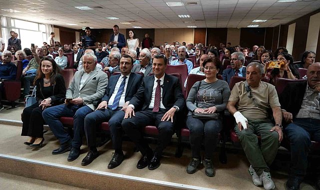 Mazbatasını alan CHP'li Başkan Zeyrek görevi devraldı