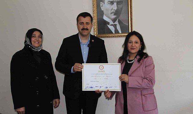 Mazbatasını alan MHP'li Başkan göreve başladı