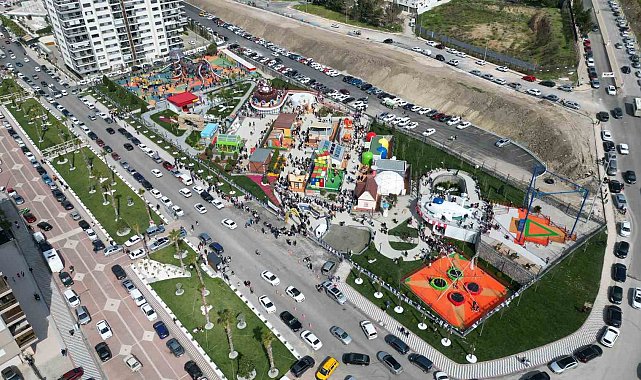 Menemen Belediyesi Çocuk Oyun Köyüne bayramda ziyaretçi akını