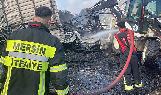 Mersin'de narenciye paketleme tesisindeki yangın söndürüldü