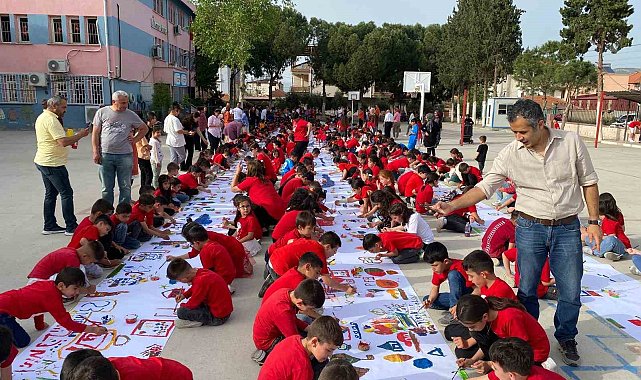 Minik eller sanatla buluştu