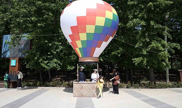 Minikler Avrupa'nın en büyük doğal yaşam parkında bayram coşkusu yaşıyor