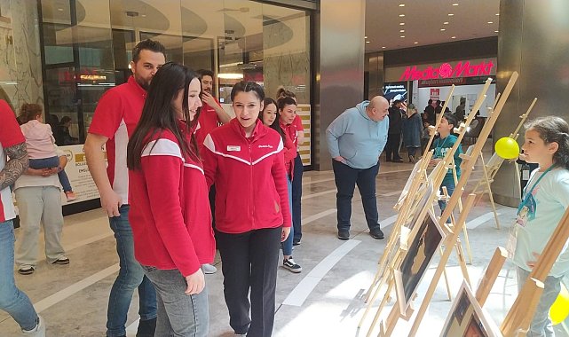 Miniklerin fotoğraf sergisi büyük ilgi gördü