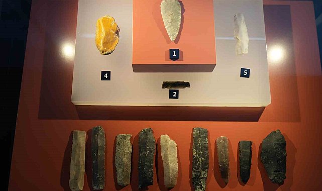 MÖ 5900'lü yıllara ait volkanik cam kaya Samsun Müzesi'nde sergileniyor