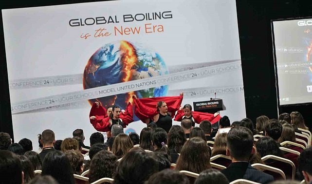 Model Birleşmiş Milletler Konferansı'nda öğrenciler 'küresel kaynama'ya dikkat çekti