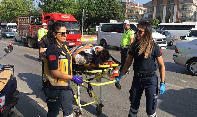 Motosiklet yayaya çarptı: 2 yaralı