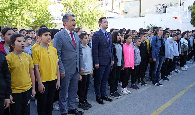 Muğla İl Milli Eğitim Müdürü Çay, öğrenciler ile bir araya geldi