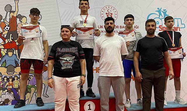 Muğlalı genç halterci Yaraş, Türkiye Şampiyonu oldu