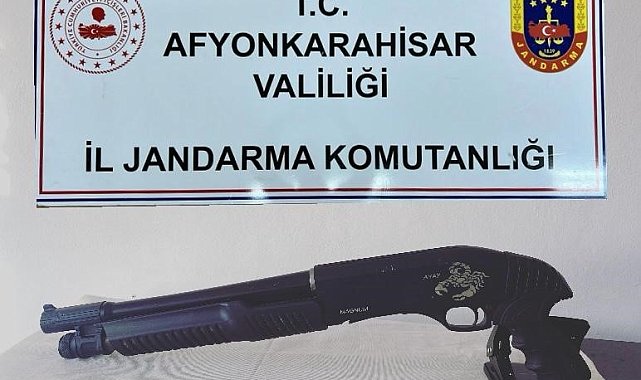 Muhtar yakınının tüfekli sevinç gösterisini jandarma affetmedi