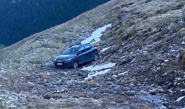 Multat Yaylası&#039;nda aracıyla mahsur kalan Arap turist için seferber oldular