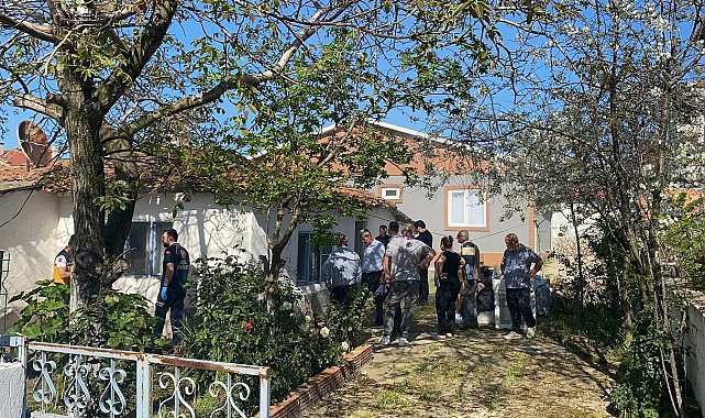 Müstakil ev yanarak kullanılamaz hale geldi