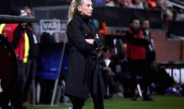 Necla Güngör Kıragası: "Taktik anlamda çalıştığımız her şeyi sahada görmek bizim için mutluluk verici"