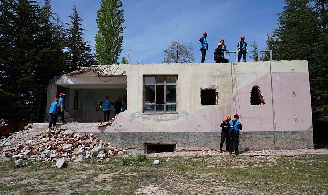 Niğde'de UMKE ekiplerine arama kurtarma eğitimi verildi