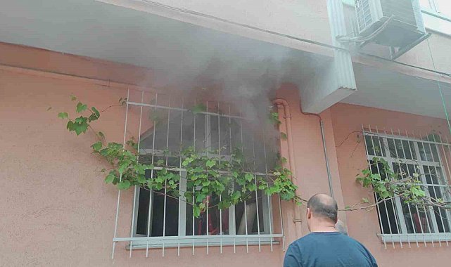 Ocakta unutulan yemek 5 katlı binada yangına sebep oldu