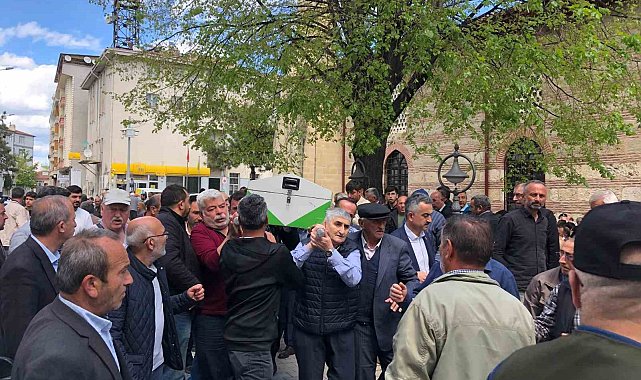 Oğlunun şehadet gününde vefat etti