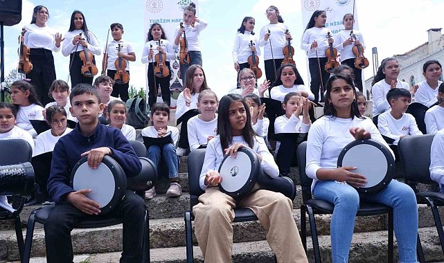 Öğrenci müzik grubu ilk konserini verdi