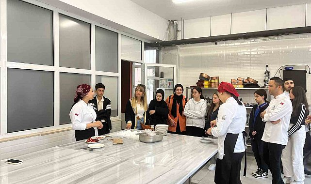 Öğrenciler aşçılık mesleğini öğrendi