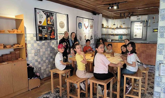 Öğrencilerden Şehrin Ateşi Seramik Galerisi'ne ziyaret
