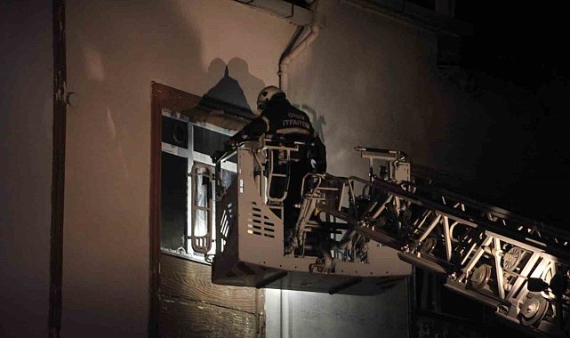 Ordu'da 3 katlı binada yangın: 5 kişi dumandan etkilendi