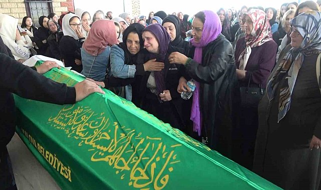 Organlarını başlayarak 4 hayata umut olan Melek, son yolculuğuna uğurlandı