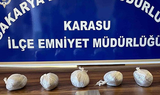 Ormanlık alana gömülen bir kilo esrar polis ekiplerince bulundu