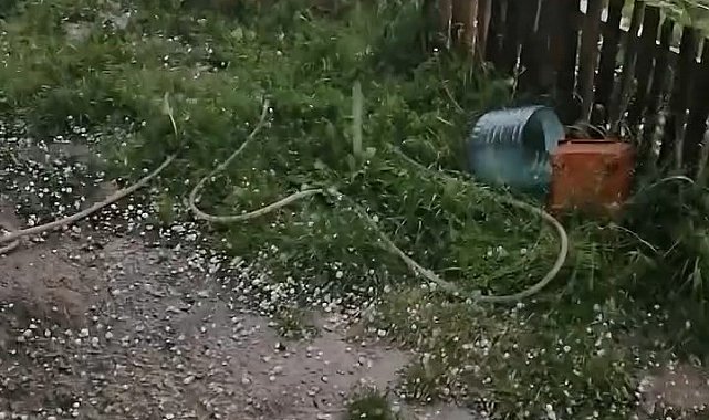 Osmancık&#039;ta ceviz büyüklüğünde dolu yağdı