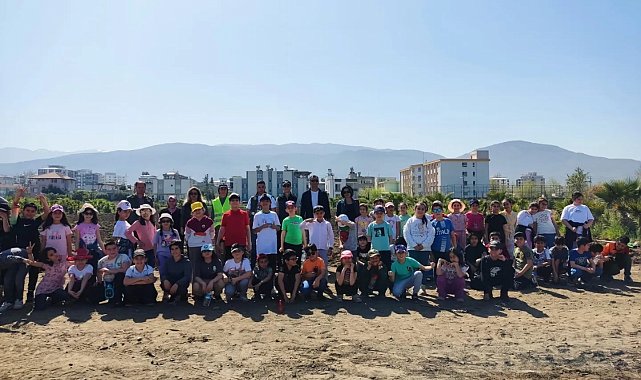 Osmaniye'de "Okullarda Orman" projesinde öğrenciler 110 fidan dikti