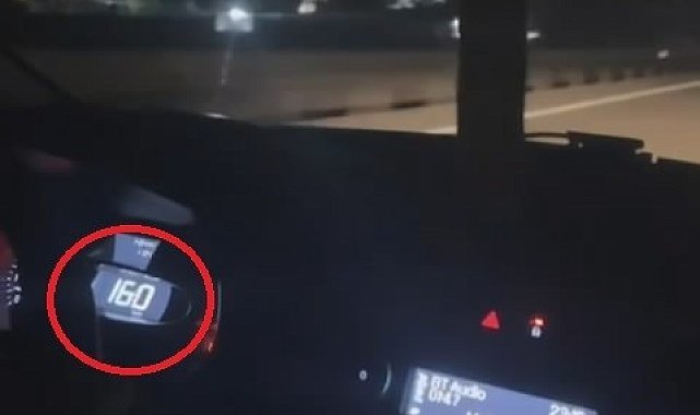 Otobanda son sürat giden otomobilin karşısına taksi çıktı