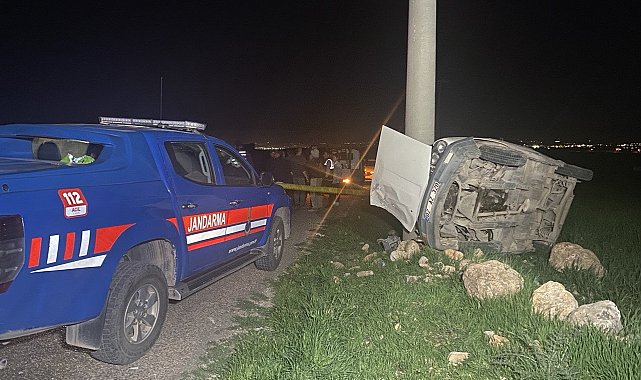 Otomobil direğe çarptı: 1 ölü