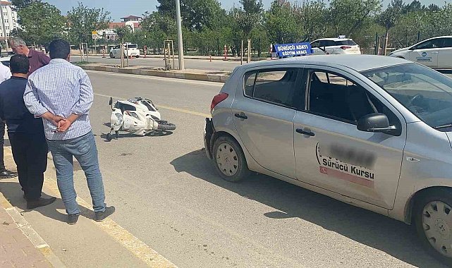 Otomobil ile motosiklet çarpıştı: 1 ağır yaralı