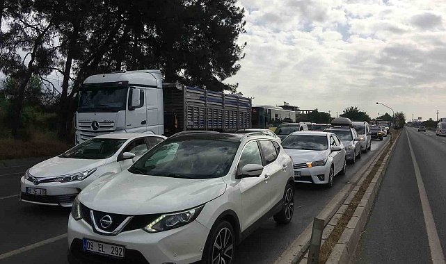 Otoyola girişler kapanınca trafik kitlendi