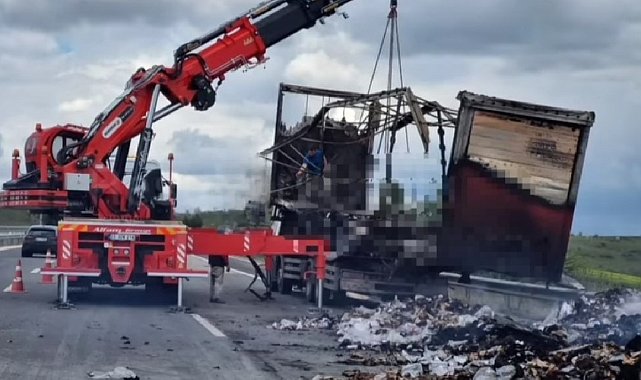 Otoyolda tır yangını