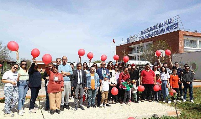 Özel bireyler ağaç dikip can suyunu verdi