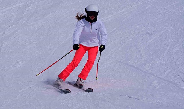 Palandöken'de kayak hız kesmiyor