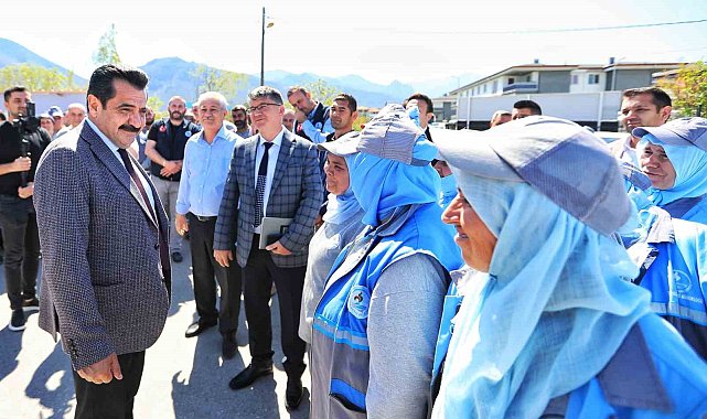 Pamukkale Belediye Başkanı Ali Rıza Ertemur personelle bayramlaştı