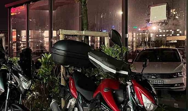 Park halindeki motosikleti çalarak kayıplara karıştı: O anlar kameraya yansıdı