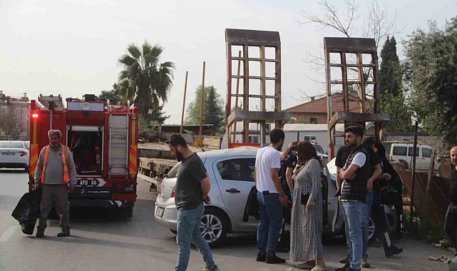 Park halindeki römorka çarpan otomobil sürücüsü ağır yaralandı