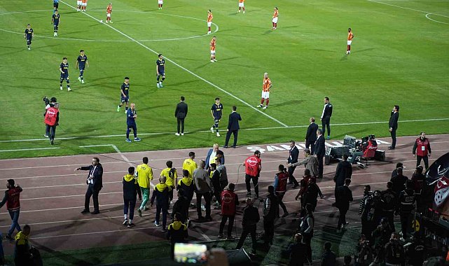 PFDK, Fenerbahçe'ye hükmen mağlubiyet ve para cezası verdi