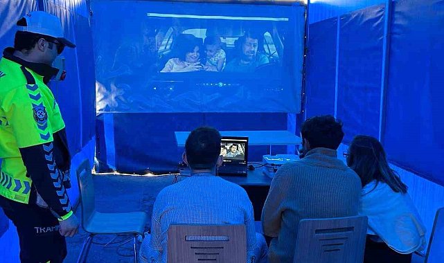 Polis ekipleri 15 sürücü ve 38 yolcuya eğitim verdi