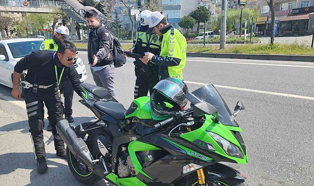 Polis ekiplerinden bayramda motosiklet uygulaması