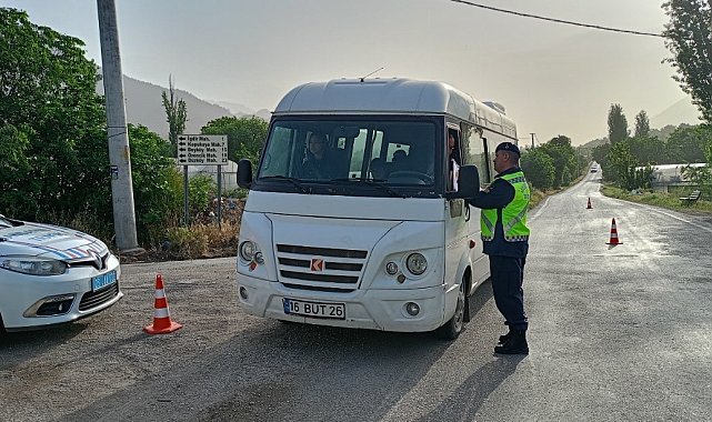 Polis ve jandarma ekiplerinden okul çevreleri ile servislere yönelik kapsamlı denetim