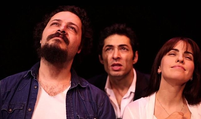"Bütün Çılgınlar Sever Beni" 14 Nisan'da Moda Sahnesi'nde