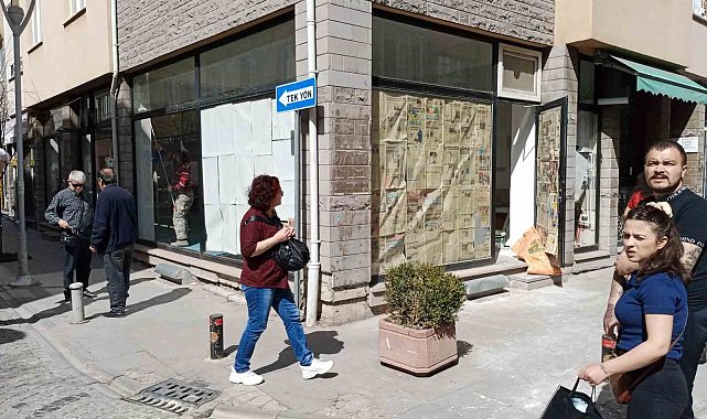 Ramazan ayında sakinliği fırsat bilen esnaf tadilat yaptı