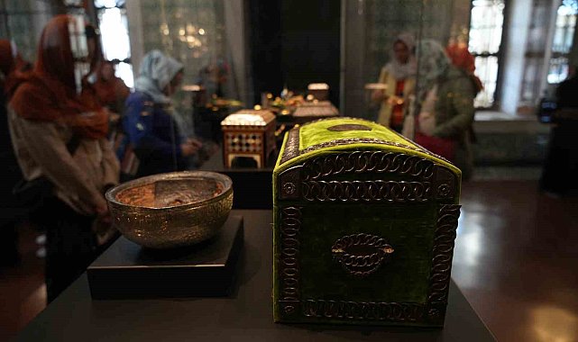 Ramazan ayında Topkapı Sarayı Mukaddes Emanetler Dairesi'ne yoğun ilgi