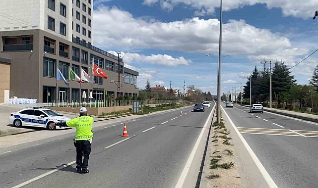 Ramazan Bayramı trafik tedbirlerinde 2 bin776 araç ve sürücüsü kontrol edildi
