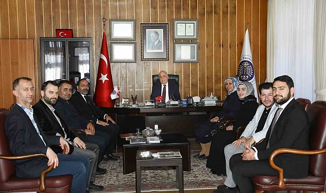 Rektör Çomaklı öğrencileri kutladı