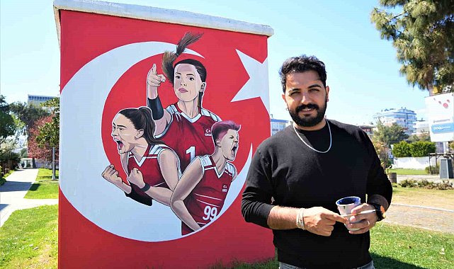 Resim öğretmeni elektrik trafolarını tuval gibi kullanıyor, çizdiği resimler hayran bırakıyor