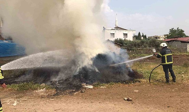 Reyhanlı'da odunların bulunduğu alanda çıkan yangın söndürüldü