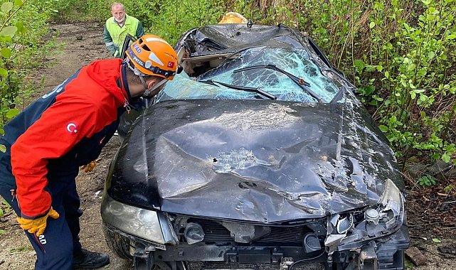 Rize'de otomobil uçuruma yuvarlandı: 1 ölü, 1 yaralı