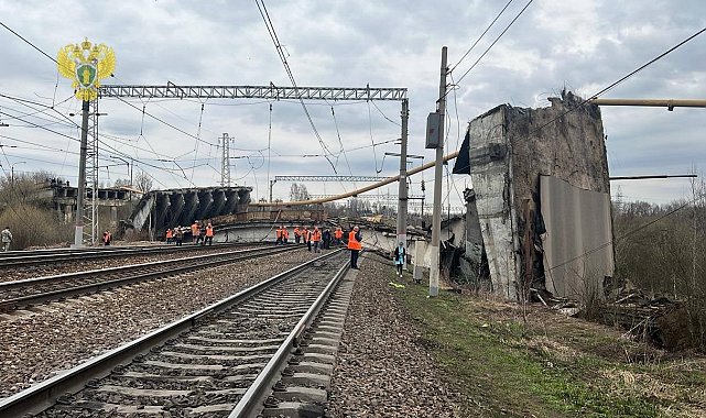 Rusya'da demiryolu üzerindeki köprü çöktü: 1 ölü, 5 yaralı
